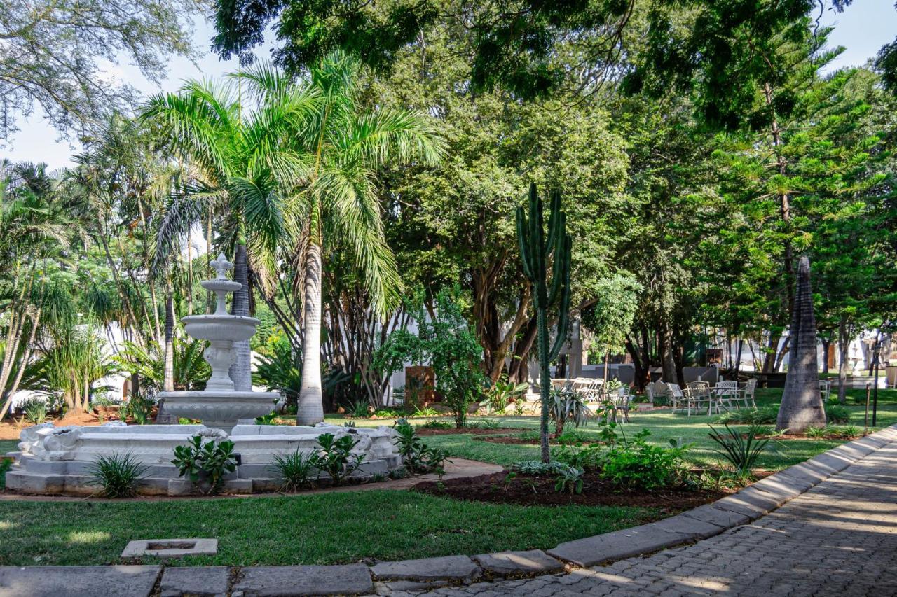 Graceland Conference And Lifestyle Centre Akasia Bagian luar foto