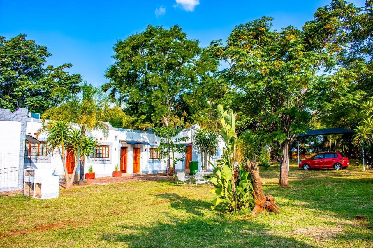 Graceland Conference And Lifestyle Centre Akasia Bagian luar foto