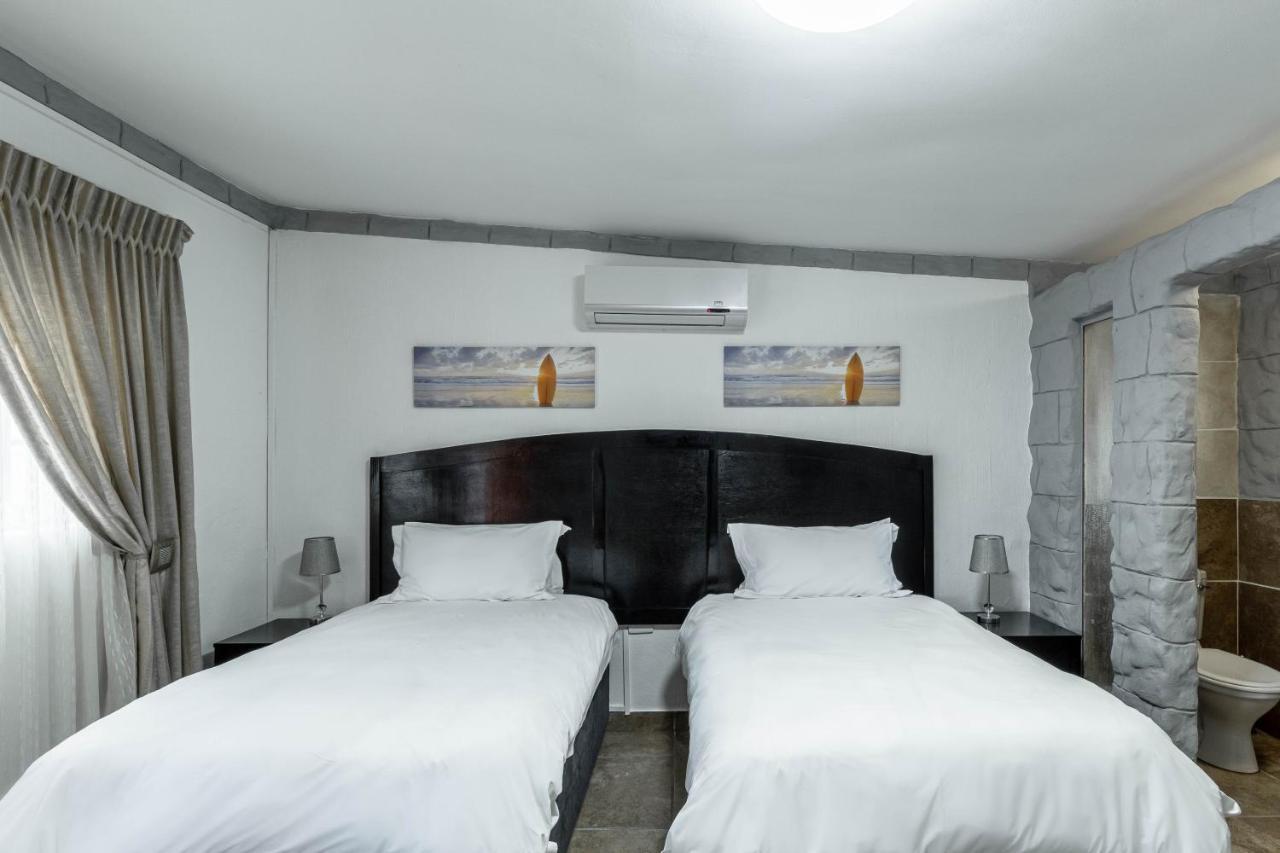 Graceland Conference And Lifestyle Centre Akasia Bagian luar foto