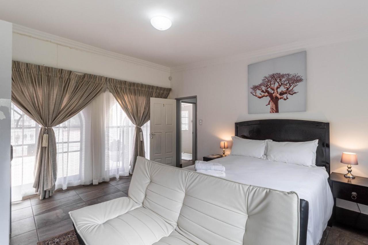 Graceland Conference And Lifestyle Centre Akasia Bagian luar foto