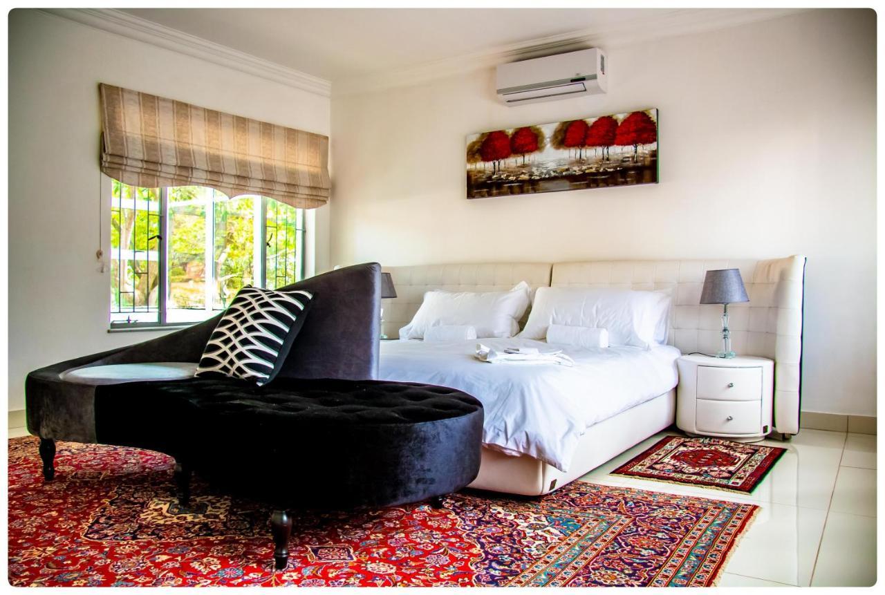 Graceland Conference And Lifestyle Centre Akasia Bagian luar foto