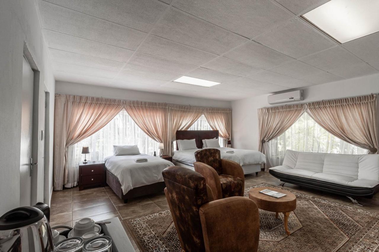 Graceland Conference And Lifestyle Centre Akasia Bagian luar foto