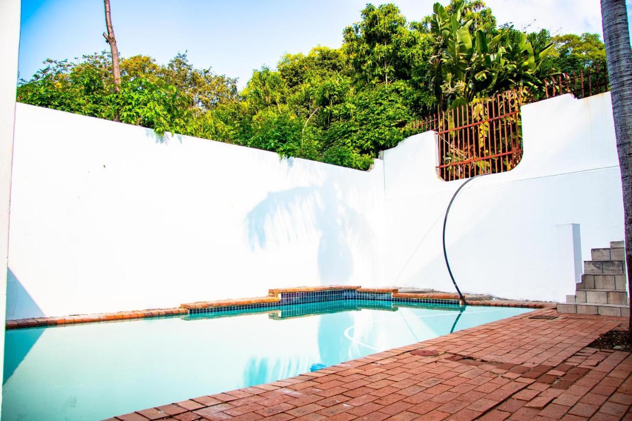Graceland Conference And Lifestyle Centre Akasia Bagian luar foto