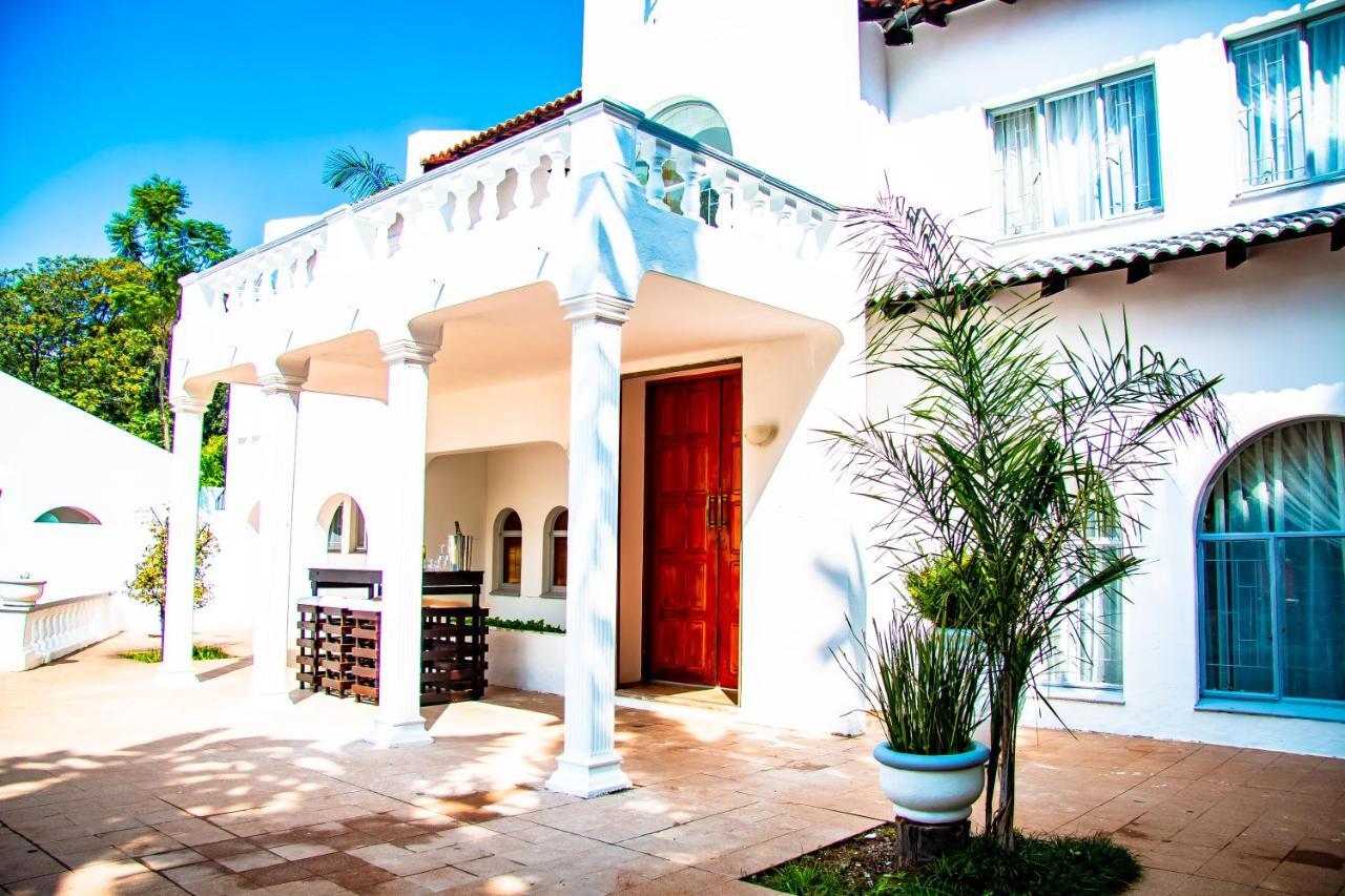 Graceland Conference And Lifestyle Centre Akasia Bagian luar foto
